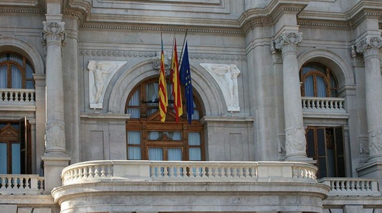 DOS AÑOS DE PUERTAS ABIERTAS DEL BALCÓN DEL AYUNTAMIENTO VISIBILIZAN LA POLÍTICA DE TRANSPARENCIA DEL GOVERN DE LA NAU 