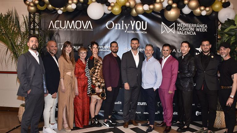 Arte y moda en la presentación de ACUMOVA, Asociación para la promoción de la moda y cultura valenciana