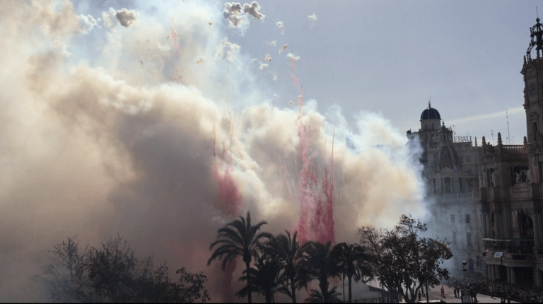 EL PROGRAMA PIROTÉCNICO DE FALLAS SE INICIA CON RICASA Y PIROTECNIA VALENCIANA