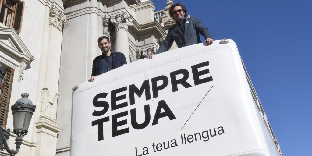  EL BUS DE LA LLENGUA RECORERRÁ LAS CALLES DE VALÈNCIA DURANTE LA SEMANA FALLERA