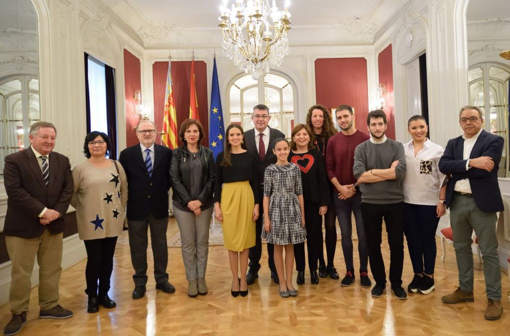  Las Falleras Mayores de València visitan les Corts