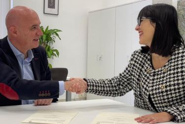 La Concejalía de Emprendimiento refuerza el apoyo al emprendimiento joven con 15.000 euros a AJEV