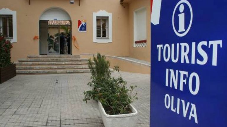 LA TOURIST INFO DE OLIVA AUMENTA UN 85 % LOS USUARIOS EN UN AÑO