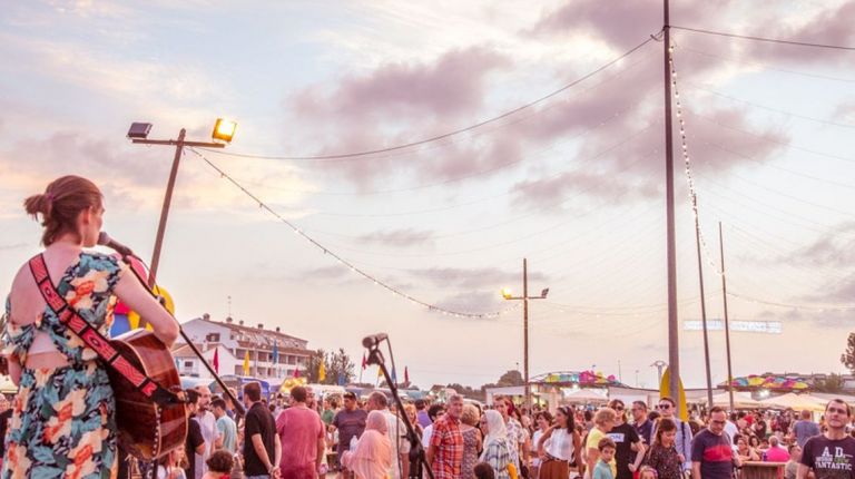 La tercera edición de Solmarket se celebrará en la playa de El Puig con 25 conciertos, 100 expositores, 20 food trucks y un sinfín de actividades infantiles