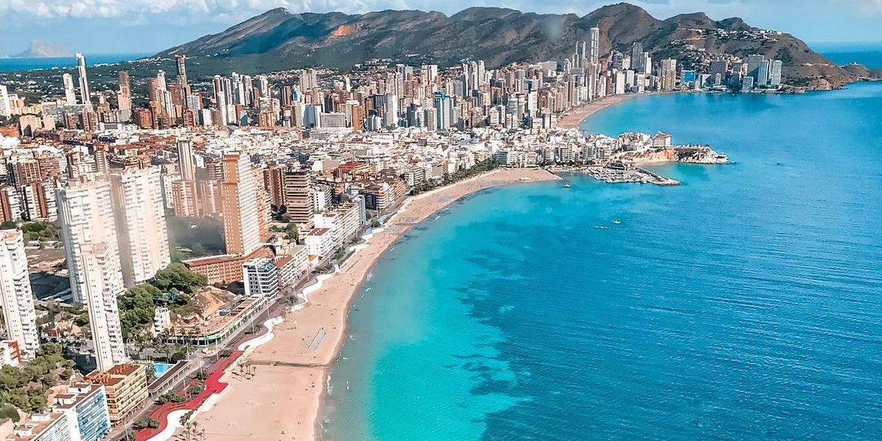  Benidorm acusa el inicio de la temporada baja en la segunda quincena de noviembre.