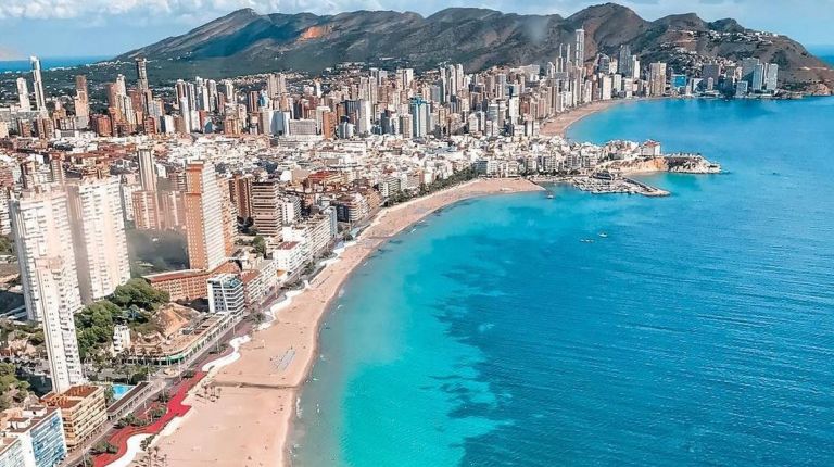 Benidorm acusa el inicio de la temporada baja en la segunda quincena de noviembre.