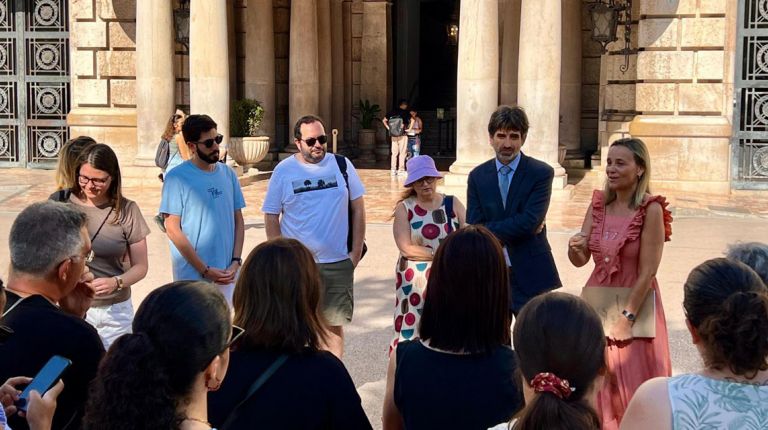 Turismo pone en marcha este lunes la “Ruta Hemingway”, en el centenario de la primera visita a València del escritor 