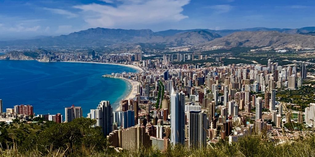  Los hoteles de Benidorm registran un 81,2% de ocupación en la primera quincena de mayo.