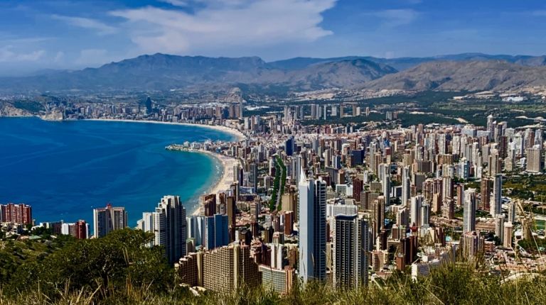 Los hoteles de Benidorm registran un 81,2% de ocupación en la primera quincena de mayo.