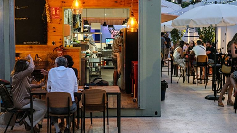 Mercabañal amplía la oferta gastronómica y de ocio para fomentar la cultura de terraza como sello mediterráneo